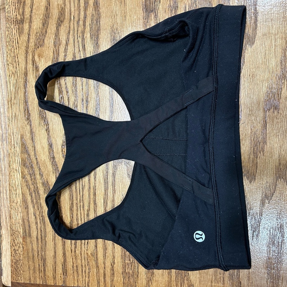 black lululemon bra